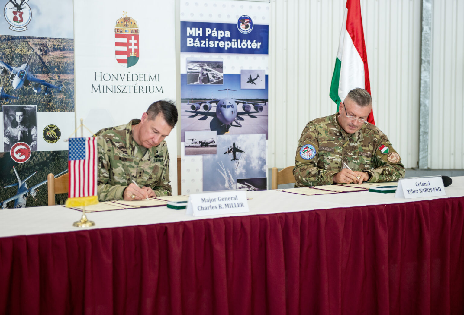 Dohoda o obranné spolupráci USA Maďarsko