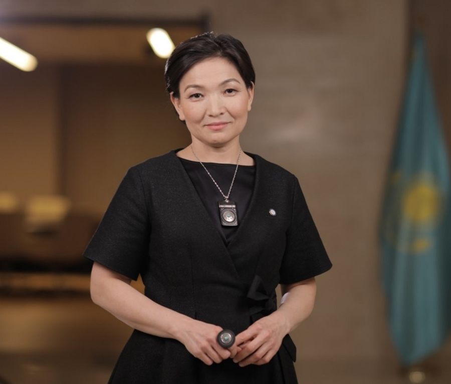 Paní Lazzat Ramazanova, místopředsedkyně prezidentské národní komise o záležitostech žen a demografické politice Republiky Kazachstán