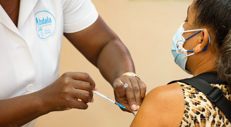 Kuba zavede druhé posílení očkování proti Covid-19 u lidí ve věku 50 let nebo starších