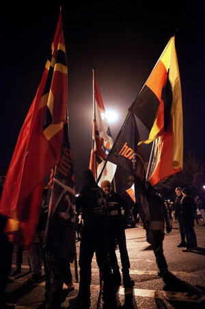 Vlajkový průvod na demonstraci v Gera